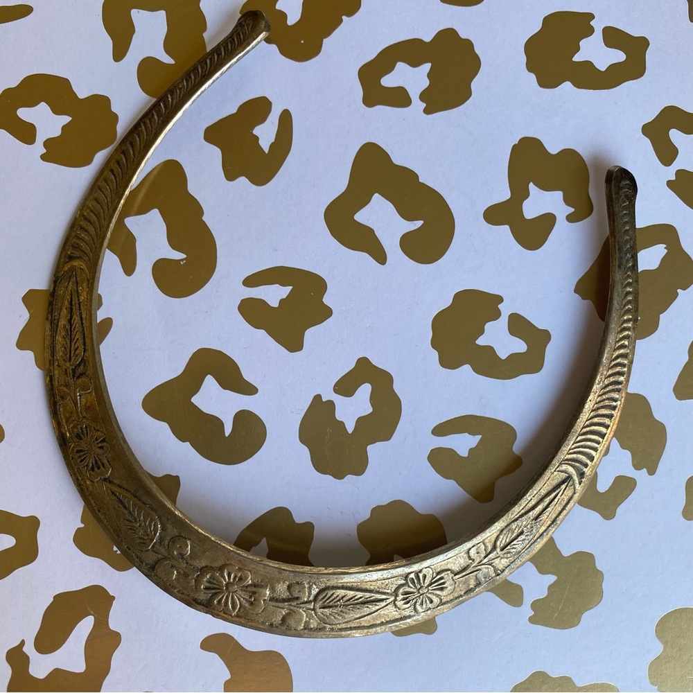 Vintage gold/brass tone hasli torque embossed necklace